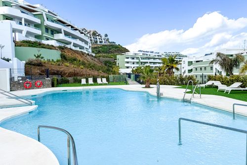 Ipanema 610 Modernes und luxuriöses Apartment mit Gemeinschaftspool in La Cala de Mijas, Andalusien, Spanien für 6 Personen. Das Apartment befindet sich in einem Golfresort und in einer hügeligen Wohngegend....