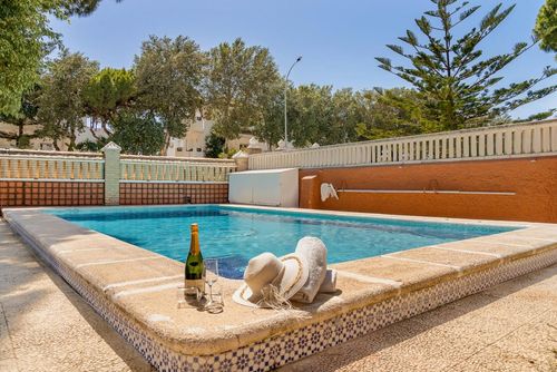Izaro Wonderful and comfortable villa in Chiclana de la Frontera, Costa de la Luz, Spain with private pool for 10 persons. The house is situated in a residential beach area, close to restaurants and bars, shops and supermarkets, and 200 m from La Barrosa beach....