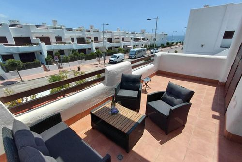 Lemon Tree Modern en luxe appartement met gemeenschappelijk zwembad in San Juan de los Terreros, Andalusië, Spanje voor 4 personen. Het appartement is gelegen in een vakantieoord, in een residentieel en bergachtig gebied, dichtbij supermarkten en op 100 m van het strand....