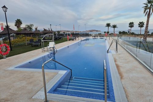Lemon Tree WINTER Modern en luxe appartement in San Juan de los Terreros, Andalusië, Spanje, met een gemeenschappelijk zwembad voor 4 personen. Het appartement is gelegen in een strandresort, in een residentieel en bergachtig strandgebied, dicht bij supermarkten en slechts 100 m van het strand....