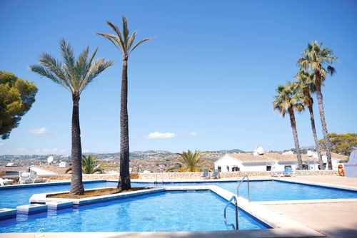 Alma Moraira Heerlijk en sfeervol vakantiehuis met gemeenschappelijk zwembad in Teulada, Costa Blanca, Spanje geschikt voor 4 personen. Het huis bevindt zich in een residentiële strandomgeving en is op 3 km van het strand gelegen....