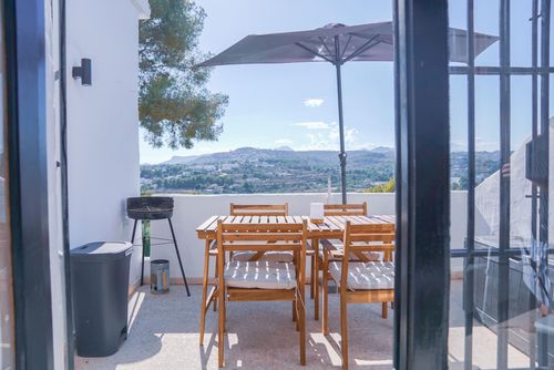 Alma Moraira Heerlijk en gezellig vakantiehuis met gemeenschappelijk zwembad in Teulada, Costa Blanca, Spanje voor 4 personen. Het huis bevindt zich in een residentiële strandgebied en op 3 km van het strand....