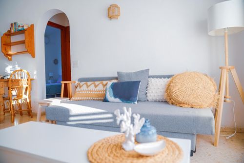 Alma Moraira Maravillosa y acogedora casa de vacaciones con piscina comunitaria en Teulada, Costa Blanca, España, para 4 personas. La casa está situada en una zona residencial de playa a 3 km de la playa....