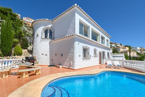 Amanecer Meravigliosa e accogliente villa con piscina privata a Benitachell, Costa Blanca, Spagna per 6 persone. La casa è situata in una zona residenziale vicino alla spiaggia, a 3 km dalla spiaggia di Cala Moraig e a 3 km da Poble Nou de Benitachell....