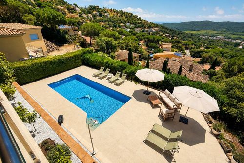 Villa Belleza Willa z prywatnym basenem w Santa Cristina d'Aro, Katalonia, Hiszpania dla 6 osób. Dom znajduje się w nadmorskiej i mieszkalnej okolicy....