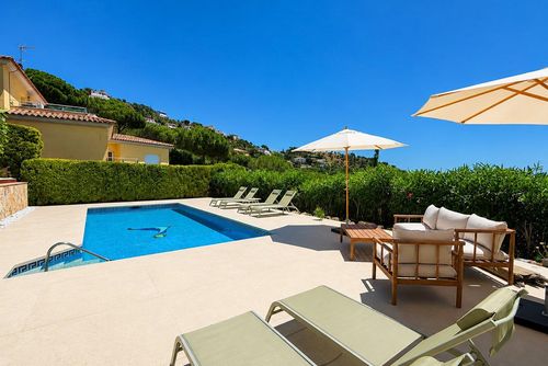 Villa Belleza Villa med privat pool i Santa Cristina d'Aro, Katalonien, Spanien för 6 personer. Huset är beläget i ett kustområde och en bostadsområde....