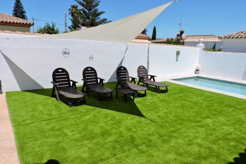 Venecia Classic and comfortable villa in Chiclana de la Frontera, Costa de la Luz, Spain with private pool for 6 persons. The house is situated in a residential beach area, close to restaurants and bars, shops and supermarkets, 3 km from La Barrosa beach and 3 km from La Barrosa....
