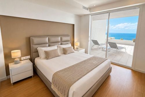 Blue Infinity Salco Cumbre del Sol Apartamento moderno y lujoso en Benitachell, Costa Blanca, España, con piscina comunitaria para 5 personas. El apartamento está situado en una zona residencial junto a la playa, a 3 km de la playa Cala Moraig en Benitachell y a 5 km de Benitachell....