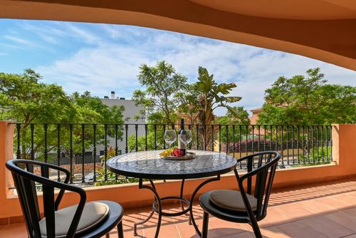 Jardines de Florida Beautiful and comfortable apartment in Javea, Costa Blanca, Spain with communal pool for 4 persons. The apartment is situated in a residential beach area, close to restaurants, bars, and shops, at 1 km from La Grava Port, Javea beach and at 1 km from the Mediterranean Sea, Javea....