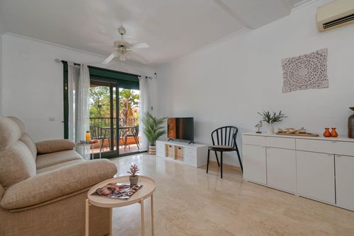 Jardines de Florida Schöne und komfortable Wohnung in Javea, Costa Blanca, Spanien, mit Gemeinschaftspool für 4 Personen. Die Wohnung befindet sich in einem Wohngebiet am Strand, in der Nähe von Restaurants, Bars und Geschäften, 1 km vom La Grava Hafen, Javea Strand und 1 km vom Mittelmeer, Javea entfernt....