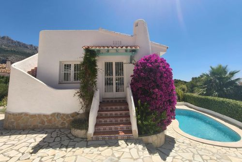 Casa Patricia Wonderful and comfortable villa in Altea, Costa Blanca, Spain with private pool for 6 persons. The house is situated in a hilly and residential area....