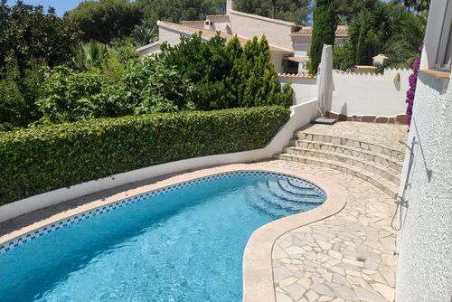 Casa Patricia Wonderful and comfortable villa in Altea, Costa Blanca, Spain with private pool for 6 persons. The house is situated in a hilly and residential area....