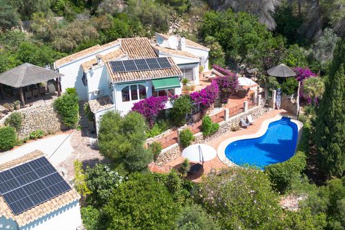 Casa Nana 4 pax Beautiful and comfortable villa in Xàbia, Costa Blanca, Spain with private pool for 4 people. The house is situated in a wooded and residential beach area....