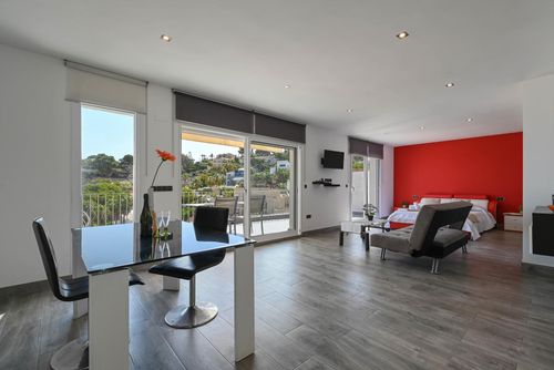 Las Gaviotas II Fantastisk og koselig studio med felles basseng i Jávea, Costa Blanca, Spania for 2 personer. Studioet ligger i et boligområde ved stranden....