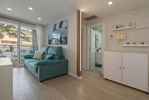 Sunrise Hermoso y acogedor apartamento en Moraira, Costa Blanca, España para 4 personas. El apartamento está situado en una zona residencial de playa, cerca de restaurantes y bares, tiendas y supermercados, a 200 m de la playa de Playa de L'Ampolla y a 0....