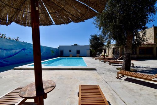 Hacienda Azul 10 Large and comfortable villa with private pool in Chiclana de la Frontera, Costa de la Luz, Spain for 10 persons. The house is situated in a rural and residential beach area and is 2 km from La Barrosa beach....