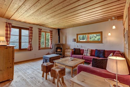 Appartement in Chalet Beau Chalet Schöne und komfortable Wohnung in La Tzoumaz, 4 Täler, Schweiz für 14 Personen. Die Wohnung befindet sich in einem gebirgigen Gebiet....