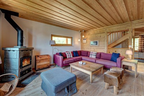 Appartement in Chalet Beau Chalet Bel appartement confortable à La Tzoumaz, 4 Vallées, Suisse pour 14 personnes. L'appartement est situé dans une région montagneuse....