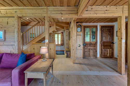 Appartement in Chalet Beau Chalet Bel appartement confortable à La Tzoumaz, 4 Vallées, Suisse pour 14 personnes. L'appartement est situé dans une région montagneuse....