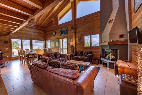 Chalet la Luge - jacuzzi - sauna: La Tzoumaz, 4 Vallees, Suisse. Salon-salle à manger et Étage principal