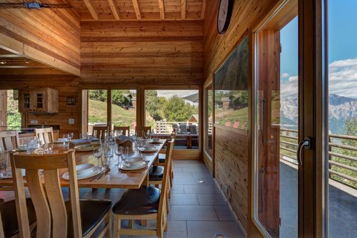 Chalet la Luge - jacuzzi - sauna: La Tzoumaz, 4 Vallees, Suisse. Salon-salle à manger et Étage principal