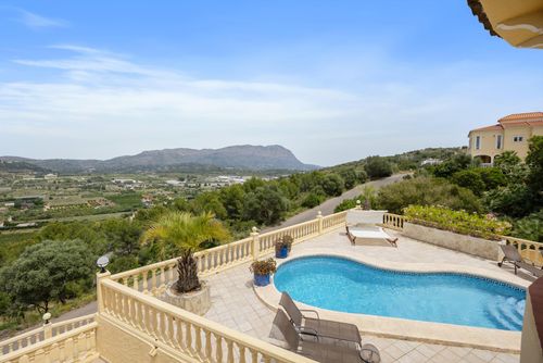 Villa Casa Oliva: Pedreguer, Costa Blanca, Spania. Hage, Uteservering, Balkong / terrasse, Fjellutsikt og Svømmebasseng