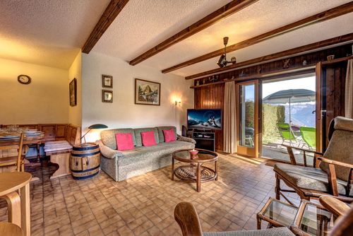 Ferienwohnung Appartement Rocailles B1: La Tzoumaz, 4 Vallees, Schweiz. Wohnzimmer und Schlafsofa