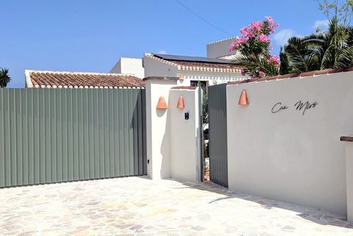 Villa Can Miró: Javea, Costa Blanca, Spanje. Gevel / entree