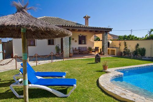 Chalet Bonita casa con piscina privada CL-11C: Conil de la Frontera, Cádiz, Spain
