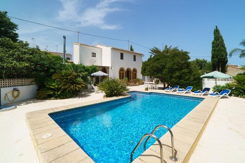 Casa Seniola Klassisches und romantisches Ferienhaus in Jávea, Costa Blanca, Spanien mit privatem Pool für 6 Personen. Das Haus befindet sich in einer ländlichen Strandgegend....