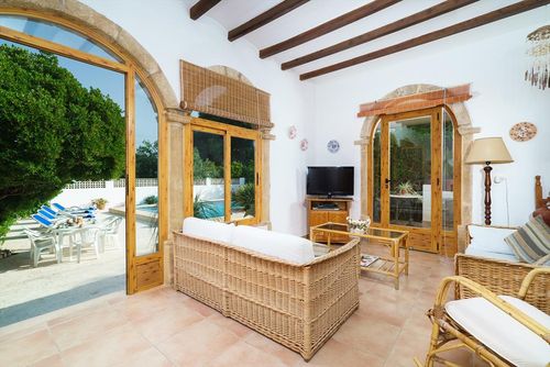 Casa Seniola Casa de vacaciones clásica y romántica con piscina privada en Jávea, Costa Blanca, España, para 6 personas. La casa está situada en una zona de playa rural....