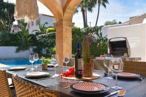 El Signo de Aries Classic and comfortable villa in Xàbia, Costa Blanca, Spain with private pool for 6 persons. The house is situated in a residential beach area....