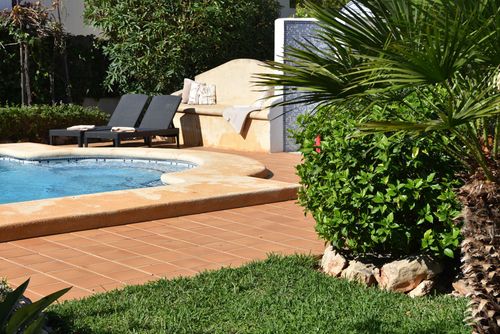 El Signo de Aries Classic and comfortable villa in Xàbia, Costa Blanca, Spain with private pool for 6 persons. The house is situated in a residential beach area....