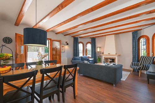 El Signo de Aries Klassische und komfortable Villa in Jávea, Costa Blanca, Spanien mit privatem Pool für 6 Personen. Das Haus befindet sich in einem Wohngebiet am Strand....