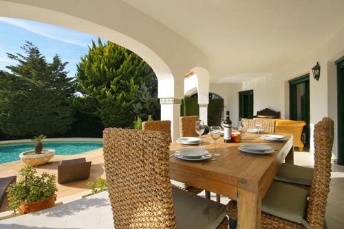 La Cumbre Komfortable Villa mit privatem Pool in Jávea, Costa Blanca, Spanien für 6 Personen. Das Haus befindet sich in einer bewaldeten und Wohngegend und ist 1 km vom Strand La Barraca, Jávea entfernt....