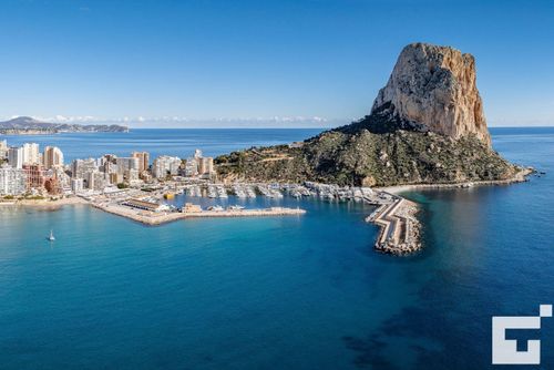 Apolo XVI 1 4 18 Acogedor apartamento con piscina comunitaria en Calpe, Costa Blanca, España, para 4 personas. El apartamento se encuentra cerca de restaurantes y bares, tiendas y supermercados, y está a 25 m de la playa de La Fossa / Levante....