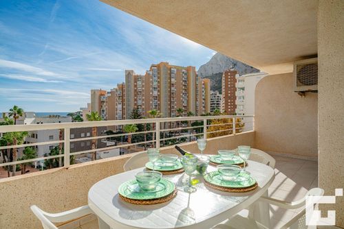 Apolo XVI 1 4 19 Acogedor apartamento con piscina comunitaria en Calpe, Costa Blanca, España, para 4 personas. El apartamento se encuentra cerca de restaurantes y bares, tiendas y supermercados, y está a 25 m de la playa de La Fossa / Levante....