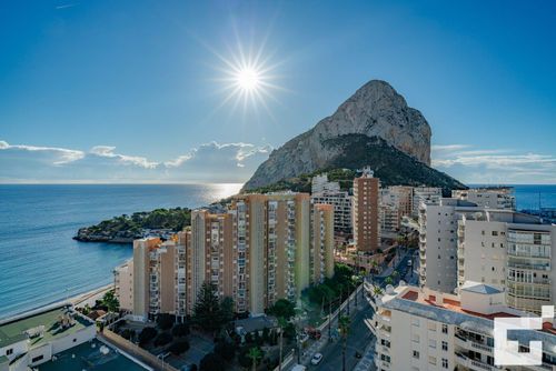 Apolo XVI 73 Apartment in Calpe, Costa Blanca, Spain with communal pool for 4 persons. The apartment is situated close to restaurants and bars, shops and supermarkets, and 25 m from La Fossa / Levante beach....