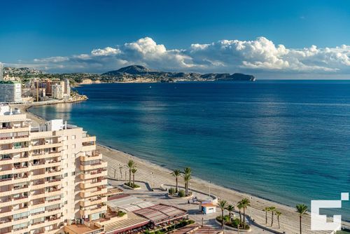 Apolo XVI 73 - Grupo Turis Apartment mit Gemeinschaftspool in Calpe, Costa Blanca, Spanien für 4 Personen. Das Apartment befindet sich in der Nähe von Restaurants und Bars, Geschäften und Supermärkten und ist nur 25 m vom Strand La Fossa / Levante entfernt....