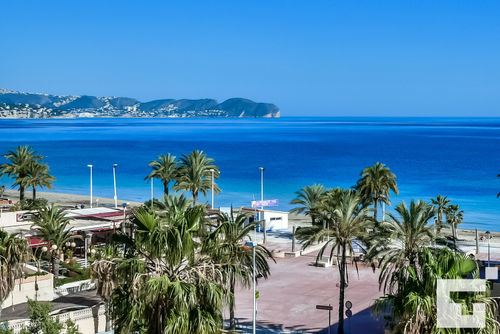 Apolo XVI 2 4 19 - Grupo Turis Comfortable apartment with communal pool in Calpe, Costa Blanca, Spain for 4 persons. The apartment is situated close to restaurants and bars, shops and supermarkets and at 25 m from La Fossa / Levante beach....