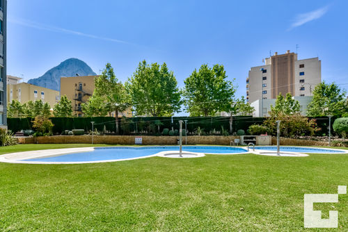 Apolo XVIII 57 Appartement avec piscine commune à Calpe, Costa Blanca, Espagne, pour 6 personnes. L'appartement est situé à proximité de restaurants, bars, boutiques et supermarchés, et se trouve à 100 m de la plage de La Fossa / Levante....