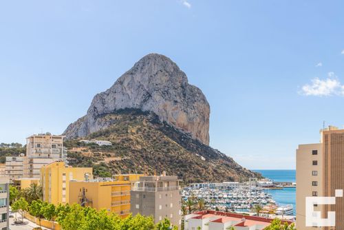 Apolo XIX 34L Komfortables Apartment mit Gemeinschaftspool in Calpe, Costa Blanca, Spanien für 6 Personen. Das Apartment liegt in der Nähe von Restaurants und Bars, Geschäften und Supermärkten und ist nur 100 m vom Strand La Fossa / Levante entfernt....