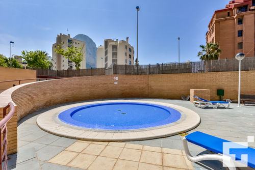 Nautilus 32B Well-furnished apartment in Calpe, Costa Blanca, Spain with communal pool for 5 persons. The apartment is situated close to restaurants and bars, shops, supermarkets and a tennis court, and is 50 m from Cantal Roig beach....