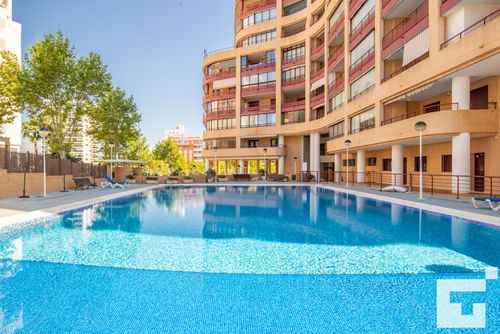 Nautilus 39B Apartment with communal pool in Calpe, Costa Blanca, Spain for 4 persons. The apartment is situated close to restaurants and bars, shops and supermarkets, and is 50 m from Cantal Roig beach....