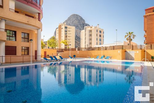 Nautilus 39B - Grupo Turis Appartement avec piscine commune à Calpe, Costa Blanca, Espagne pour 4 personnes. L'appartement est situé à proximité de restaurants et de bars, de commerces et de supermarchés, et se trouve à 50 m de la plage de Cantal Roig....