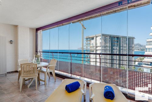 Nautilus 39B Appartement met gemeenschappelijk zwembad in Calpe, Costa Blanca, Spanje voor 4 personen. Het appartement is gelegen nabij restaurants en bars, winkels en supermarkten, en bevindt zich op 50 m van het Cantal Roig strand....