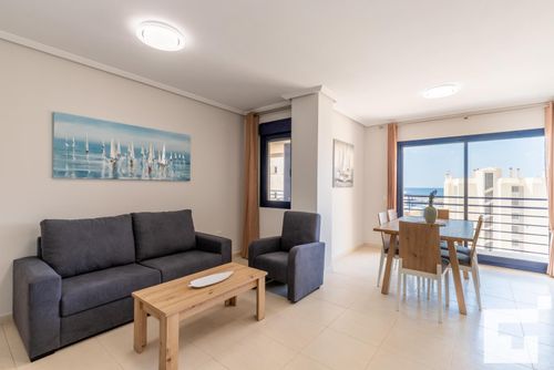 Turis 17 Mooie en comfortabele appartement in Calpe, Costa Blanca, Spanje met gemeenschappelijk zwembad voor 6 personen. Het appartement is gelegen in een residentieel strandgebied, dicht bij restaurants, bars en supermarkten, en op 200 m van het Levante strand....