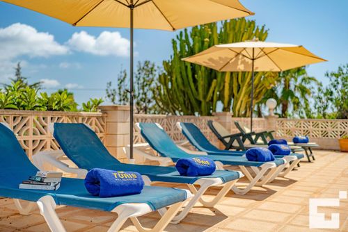 Benicolada Comfortable villa in Calpe, Costa Blanca, Spain with private pool for 6 persons. The house is situated in a residential area, close to restaurants and bars, shops and supermarkets, and 3 km from Arenal-Bol beach....