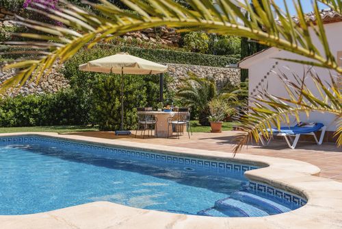 Casa Margot 6 Maravilhosa e agradável casa de férias em Jávea, Costa Blanca, Espanha, com piscina privativa para 6 pessoas. A casa está situada numa zona costeira, montanhosa e residencial....