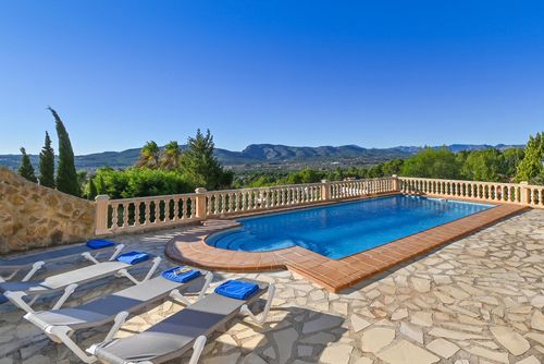 Olivo Villa rústica y clásica con piscina privada en Jávea, Costa Blanca, España para 4 personas. La casa está situada en una zona residencial de playa....